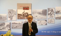 Präsentation des Fotobuchs von Schlachtfeldsjournalisten Tran Manh Thuong
