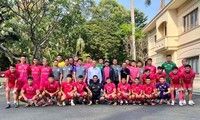 Vizepremierminister Truong Hoa Binh würdigt den Fußballklub Saigon FC