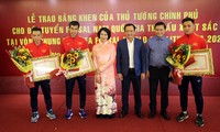 Vietnamesische Futsal-Nationalmannschaft erhält Loburkunde des Premierministers