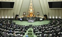 Iranisches Parlament unterstützt die Rückkehr zu Atomabkommen mit sechs Bedingungen