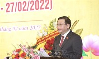 Parlamentspräsident Vuong Dinh Hue besucht Krankenhaus Viet Duc