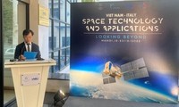 Weltraumtechnologieausstellung - Vietnam und Italien Partner in der Raumfahrt 