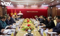 Bulgariens Parlamentspräsident trifft vietnamesische Alumni und besucht Provinz Quang Ninh