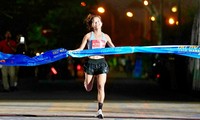 Hong Le ist Siegerin des Halbmarathons Tay Ho 2024