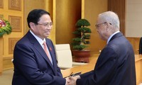 Premierminister Pham Minh Chinh empfängt den Gründer des indischen Konzerns Infosys