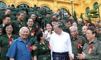 Staatspräsident To Lam trifft Delegation der ehemaligen jugendlichen Freiwilligen