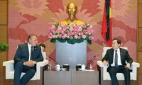Parlamentspräsident Tran Thanh Man empfängt den Vizevorsitzenden der Staatsduma Russlands