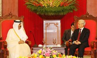 Party leader receives Qatari Emir