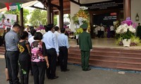 Public pays tribute to former PM Phan Van Khai