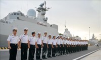Vietnam naval ship visits Russia