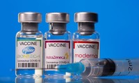Mixing Pfizer, AstraZ COVID-19 shots with Moderna gives better immune response -UK study  ​