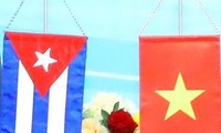 Top legislator extends congratulations to Cuba on National Day