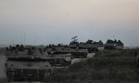 Israel makes first raids into Gaza
