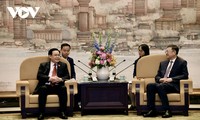 Top legislator calls for closer ties between Vietnamese, Chinese localities