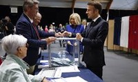 French turn out in force for parliamentary election, far right seeks power
