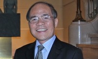 ท่าน NguyenSinhHung ประธานรัฐสภาเวียดนามเดินทางไปเยือนอังกฤษอย่างเป็นทางการ