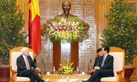 ผู้นำเวียดนามได้ให้การต้อนรับวุฒิสภาสหรัฐ จอนฮ์มักเกน