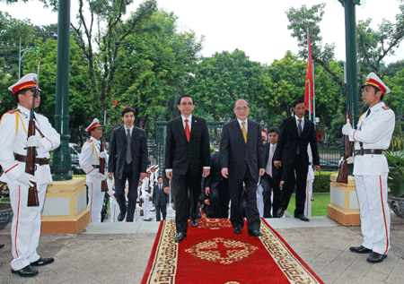 ประธานสภาล่างอินโดนีเซียเสร็จสิ้นการเยือนเวียดนามด้วยผลสำเร็จอย่างงดงาม