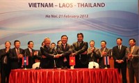 การประชุมรัฐมนตรีคมนาคมขนส่ง3ประเทศเวียดนาม-ลาว-ไทย