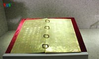 กิมแซก-หนังสือโลหะ ผลงานศิลปะที่ปราณีตในสมัยราชวงศ์เหงวียน