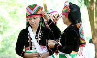 ชนเผ่าเคอมู้ในเวียดนาม