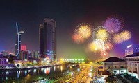 บรรยากาศการต้อนรับปีใหม่2017ของประชาชนเวียดนาม