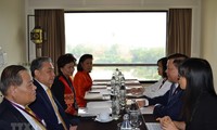 รัฐมนตรีการคลังเวียดนามพบปะทวิภาคีนอกรอบประชุมการประชุมเอเอฟเอ็มเอ็มและเอเอฟเอ็มจีเอ็ม ณ ประเทศไทย