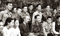 ประธานโฮจิมินห์ในดวงใจเยาวชนเวียดนามและชาวต่างประเทศ 