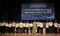 Vietnamese students win Odon Vallet scholarships