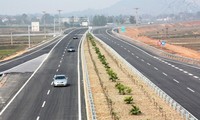 First 26 km section of Noi Bai-Lao Cai expressway opens to public