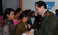 General Tran Dai Quang pays Tet visit to Dak Lak police