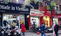 Nearly 500 businesses certified as high quality Vietnamese goods in 2014