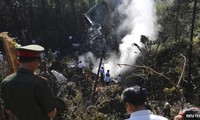 Lao military plane crashes 