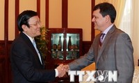 President Truong Tan Sang receives outgoing Panamanian Ambassador