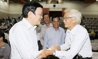 President meets voters in district 4, HCM city