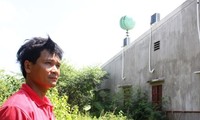 Tran Thanh Thanh makes use of wind power to generate electricity