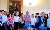 Vietnam, San Marino share experience in education, culture, youth