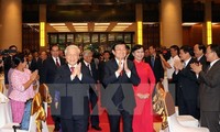 Leaders hold banquet to mark National Day