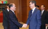 National Assembly Chairman Nguyen Sinh Hung receives Lao ambassador