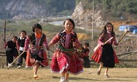 Radio musical and Mong children in Ha Giang