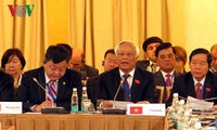 越南各地国会代表候选人开展竞选活动