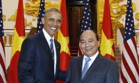 越南政府总理阮春福会见美国总统奥巴马