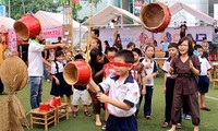 “西北回声月”文艺活动在越南民族文化旅游村举行