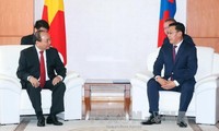 越南和蒙古国总理举行会谈