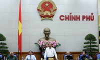 越南政府副总理张和平会见金瓯省为革命立功者代表团
