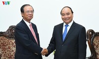 阮春福会见柬埔寨邮电通讯部大臣陈尤德