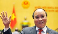 越南政府总理阮春福离开河内开始对中国进行正式访问