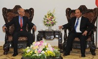 越南政府总理阮春福会见印度支那资本集团首席执行官莱德