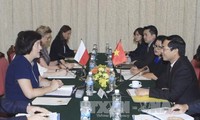 波兰外交部副部长乔安娜·沃罗涅卡访问越南