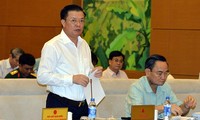 越南国会代表提出今后阶段发展经济的多项措施